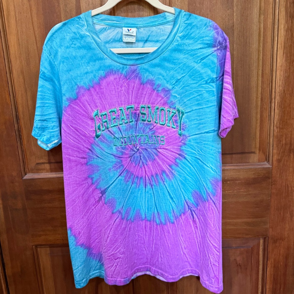 Yazbek Great Smoky Mountains Tie Dye Embroidered T-Shirt Womens Blue Purple l